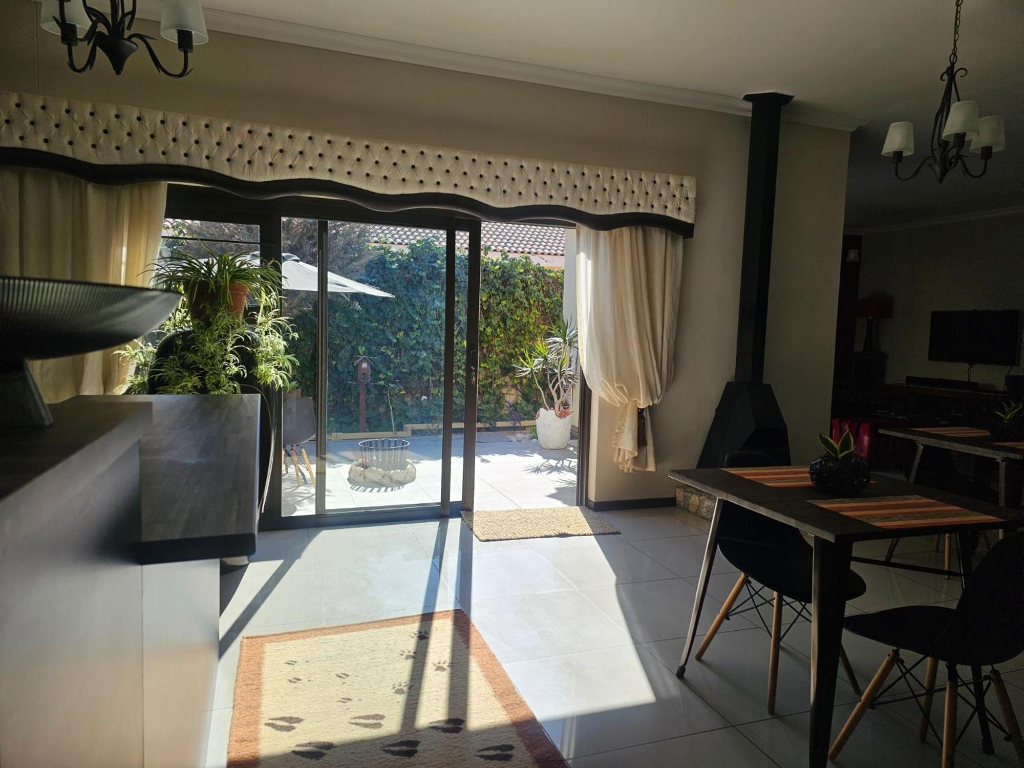 Cora'S Boutique Bed & Breakfast Swakopmund Exterior photo