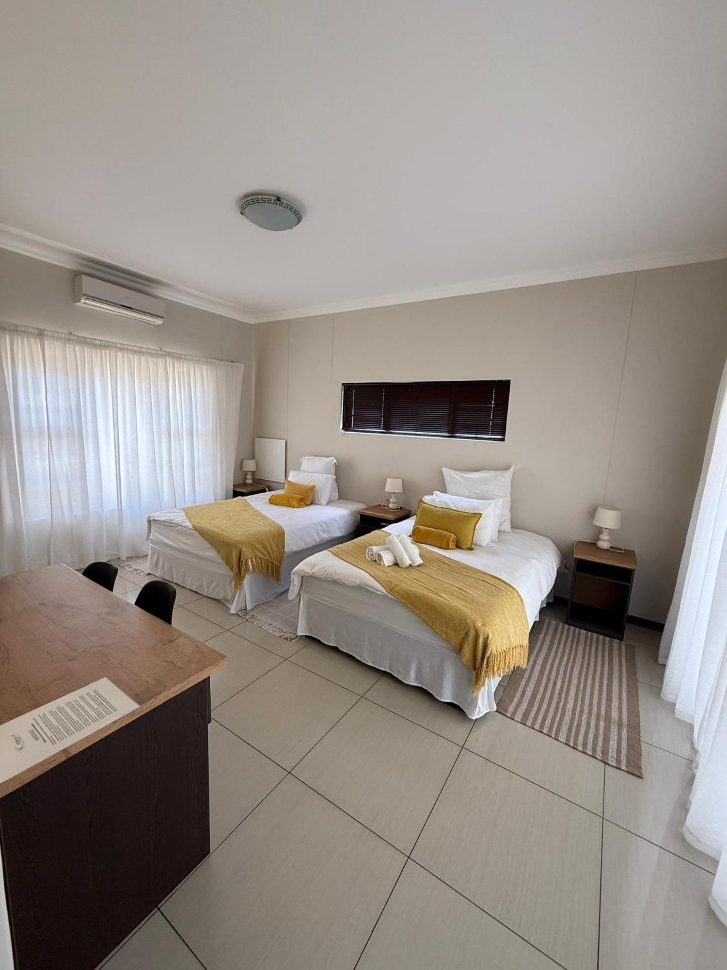 Cora'S Boutique Bed & Breakfast Swakopmund Exterior photo