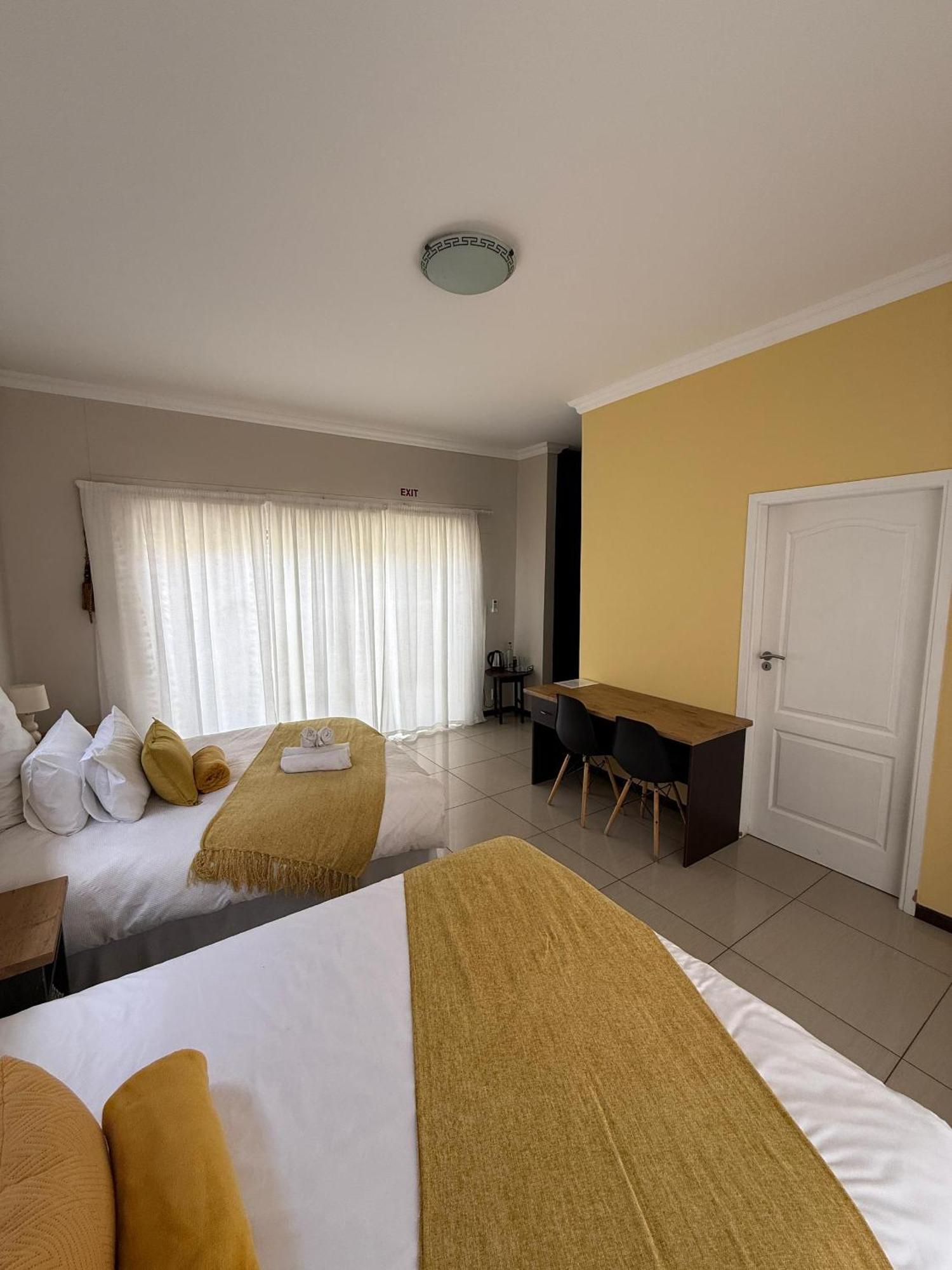 Cora'S Boutique Bed & Breakfast Swakopmund Exterior photo