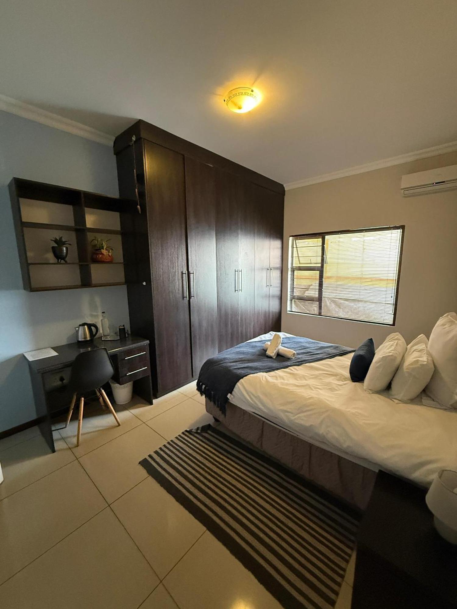 Cora'S Boutique Bed & Breakfast Swakopmund Exterior photo