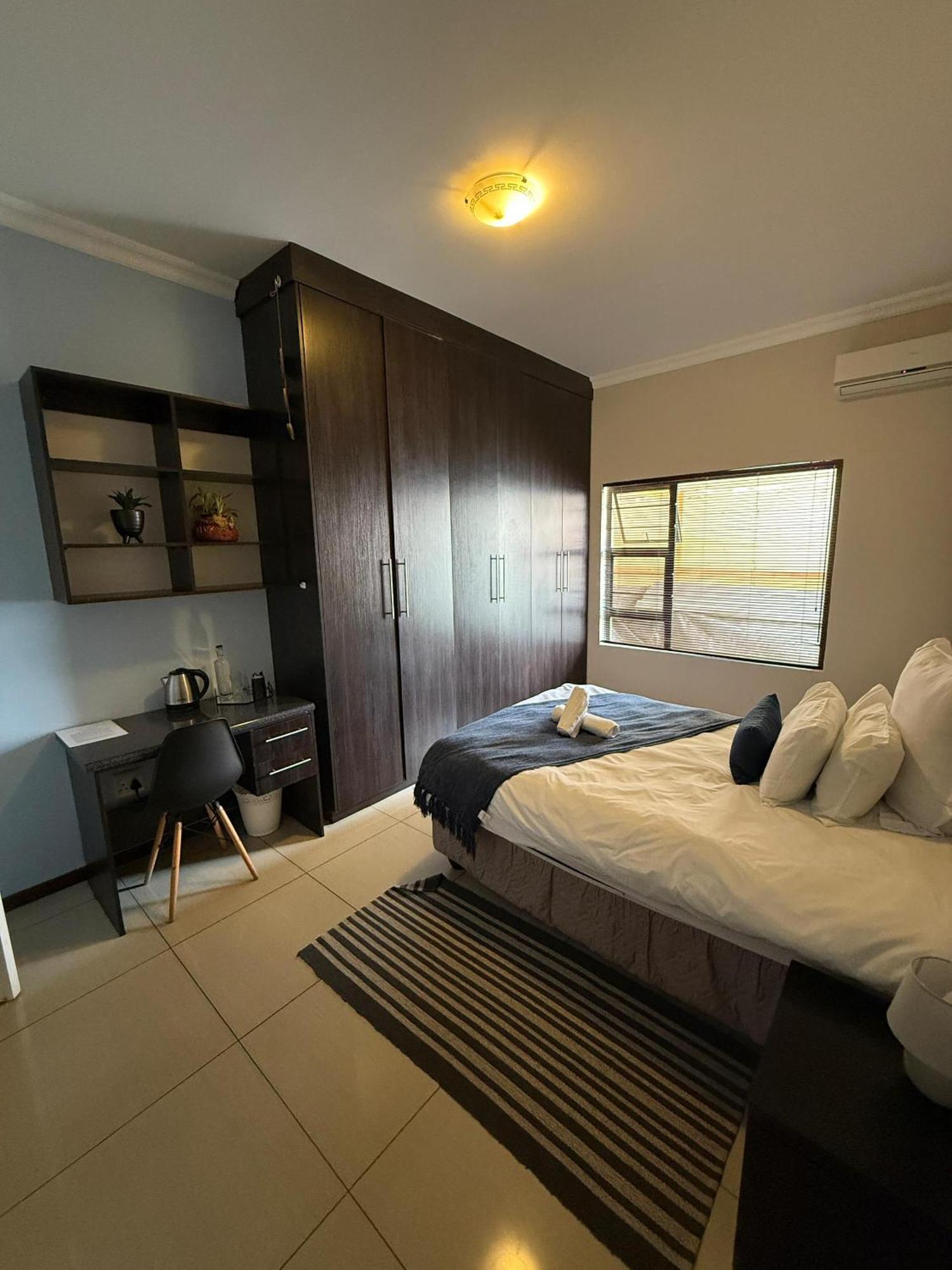 Cora'S Boutique Bed & Breakfast Swakopmund Exterior photo